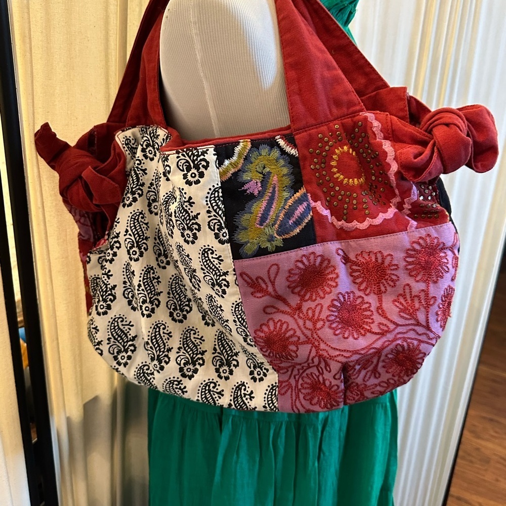 Anthropologie Red and Pink Shoulder Bag with Artistic Flair - Picture 2 of 4